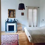 Private Parisian Home W/ Outdoor Space