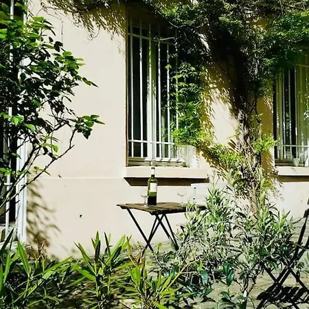 Private Parisian Home W/ Outdoor Space 4*