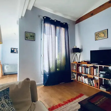 Private Parisian Home W/ Outdoor Space Guest house Paris